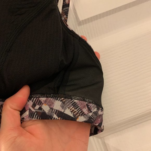 NWT Lululemon Free To Be Serene Bra Size 4 - Picture 7 of 9